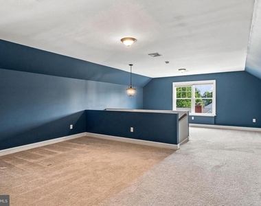 331 Ardmore Avenue - Photo Thumbnail 60
