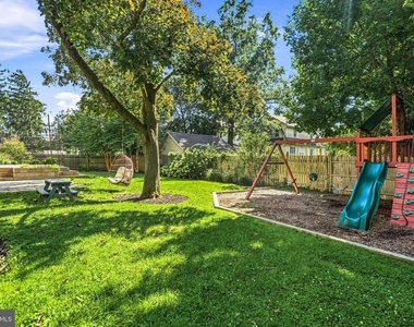 331 Ardmore Avenue - Photo Thumbnail 72