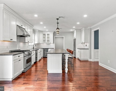 331 Ardmore Avenue - Photo Thumbnail 23