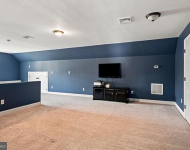 331 Ardmore Avenue - Photo Thumbnail 63
