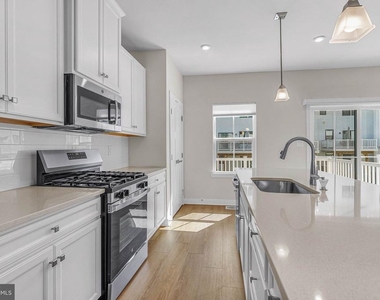 65 Rosemary Way - Photo Thumbnail 15