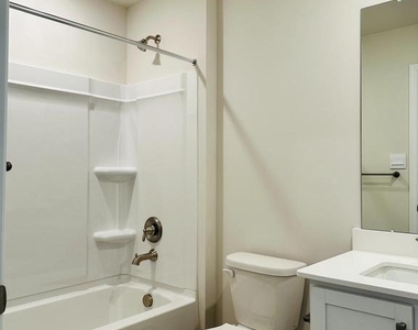 8 Elenor Lane - Photo Thumbnail 12
