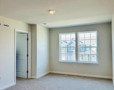 8 Elenor Lane - Photo Thumbnail 8