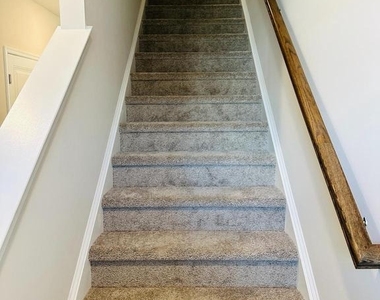 8 Elenor Lane - Photo Thumbnail 7