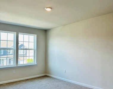 8 Elenor Lane - Photo Thumbnail 9