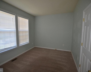 14103 Shelby Circle - Photo Thumbnail 2