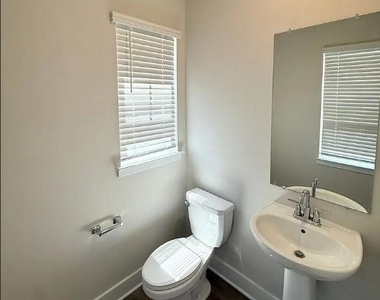 1670 Lake Placid Drive - Photo Thumbnail 3