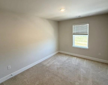 1670 Lake Placid Drive - Photo Thumbnail 6