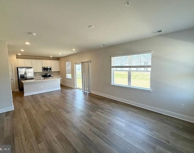 1670 Lake Placid Drive - Photo Thumbnail 1