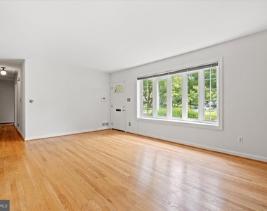 6207 Kirby Road - Photo Thumbnail 5