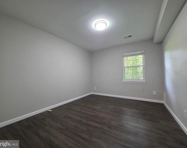 10414 Parthenon Court - Photo Thumbnail 31