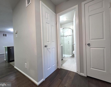 10414 Parthenon Court - Photo Thumbnail 15