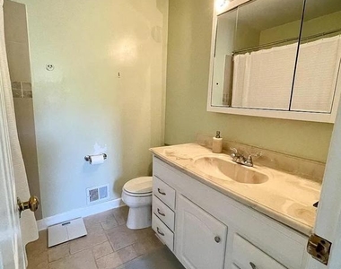11045 Candlelight Lane - Photo Thumbnail 9
