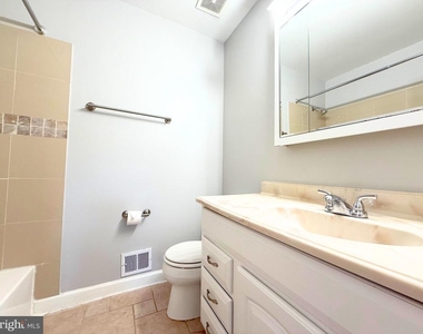 11045 Candlelight Lane - Photo Thumbnail 17