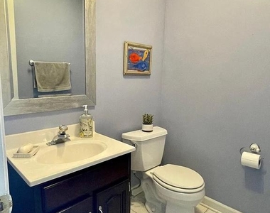 11045 Candlelight Lane - Photo Thumbnail 10