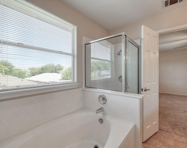 7412 Cayenne Ln - Photo Thumbnail 21