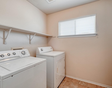 7412 Cayenne Ln - Photo Thumbnail 26