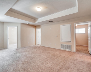 7412 Cayenne Ln - Photo Thumbnail 15