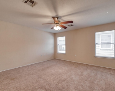 7412 Cayenne Ln - Photo Thumbnail 6