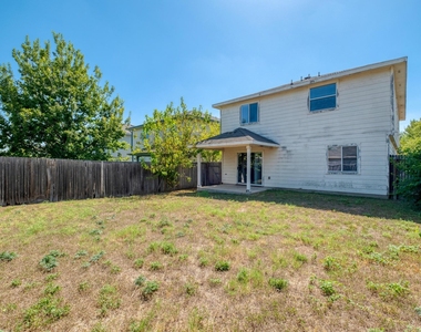 7412 Cayenne Ln - Photo Thumbnail 28