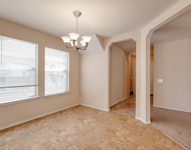 7412 Cayenne Ln - Photo Thumbnail 8