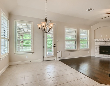 400 Entrada Way - Photo Thumbnail 7