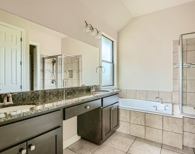400 Entrada Way - Photo Thumbnail 12