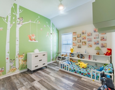 402 Pulitzer Dr - Photo Thumbnail 21