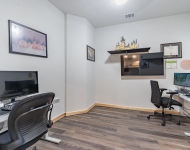 402 Pulitzer Dr - Photo Thumbnail 24