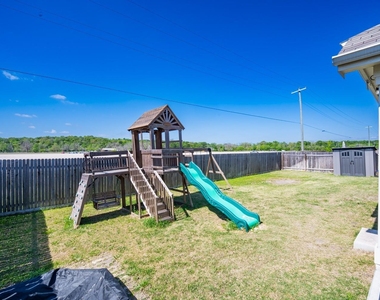 402 Pulitzer Dr - Photo Thumbnail 28