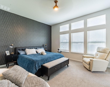 402 Pulitzer Dr - Photo Thumbnail 14