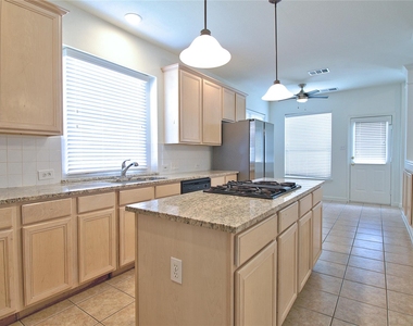 13528 Oregon Flats Trl - Photo Thumbnail 8