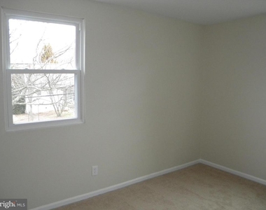 5022 Druid Drive - Photo Thumbnail 10