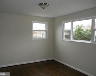 5022 Druid Drive - Photo Thumbnail 3