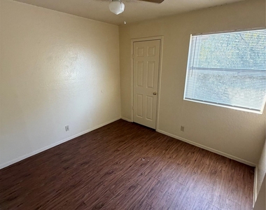 2203 Leah Cv - Photo Thumbnail 6