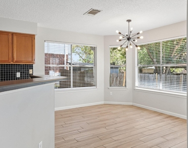 15301 Ecorio Dr - Photo Thumbnail 7