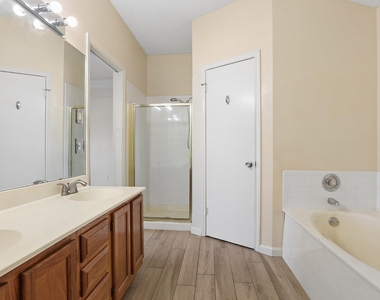 15301 Ecorio Dr - Photo Thumbnail 17