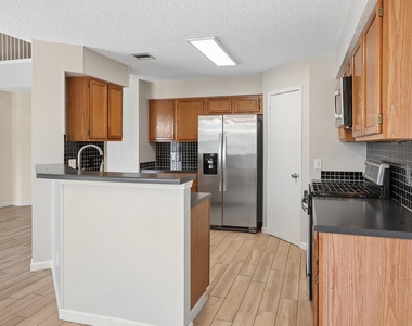 15301 Ecorio Dr - Photo Thumbnail 9