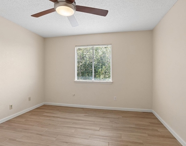 15301 Ecorio Dr - Photo Thumbnail 12