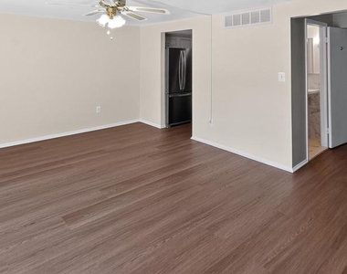 5449 Mystic Court E - Photo Thumbnail 19
