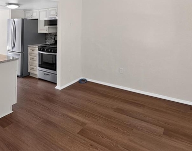 5449 Mystic Court E - Photo Thumbnail 6