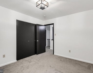 6103 Triangle Drive - Photo Thumbnail 22