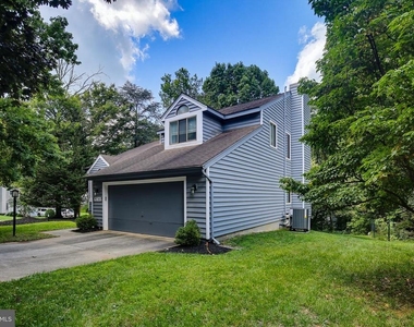 6103 Triangle Drive - Photo Thumbnail 4