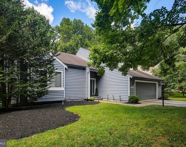 6103 Triangle Drive - Photo Thumbnail 3