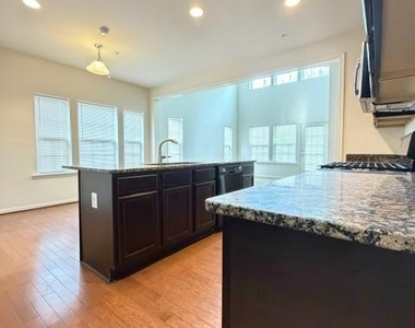 210 Trails Way - Photo Thumbnail 9