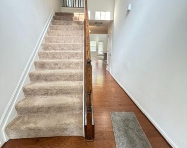 210 Trails Way - Photo Thumbnail 3