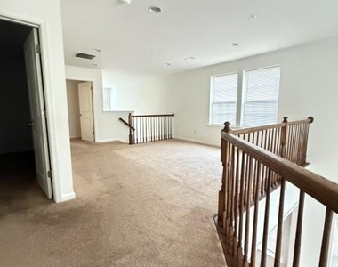 210 Trails Way - Photo Thumbnail 28