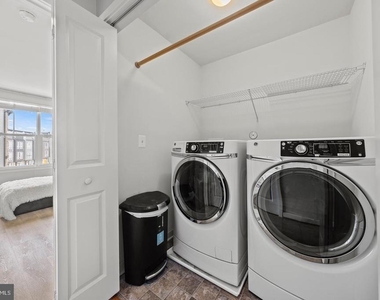 1445 Trafalgar Lane - Photo Thumbnail 20