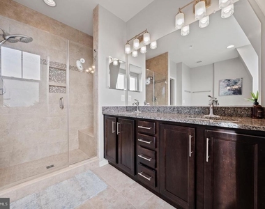 1445 Trafalgar Lane - Photo Thumbnail 15