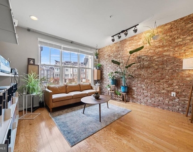 1445 Trafalgar Lane - Photo Thumbnail 8